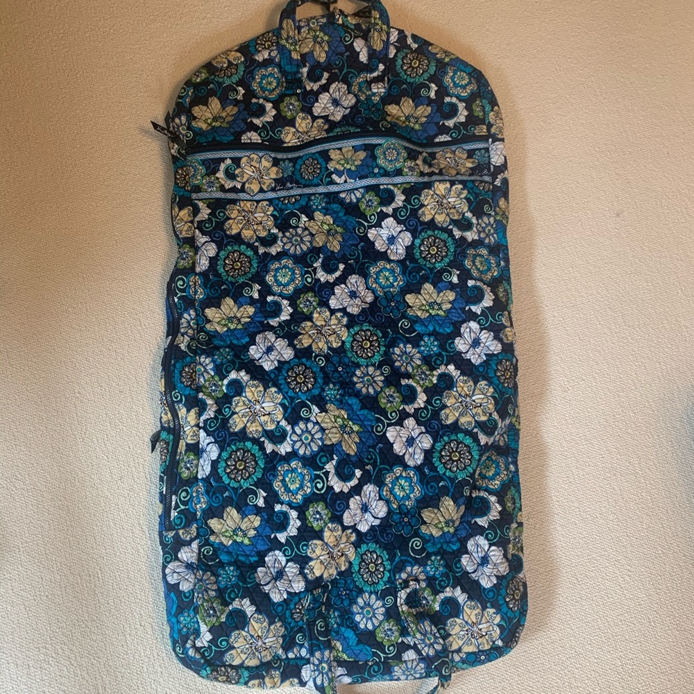 Vera Bradley Garmet Bag